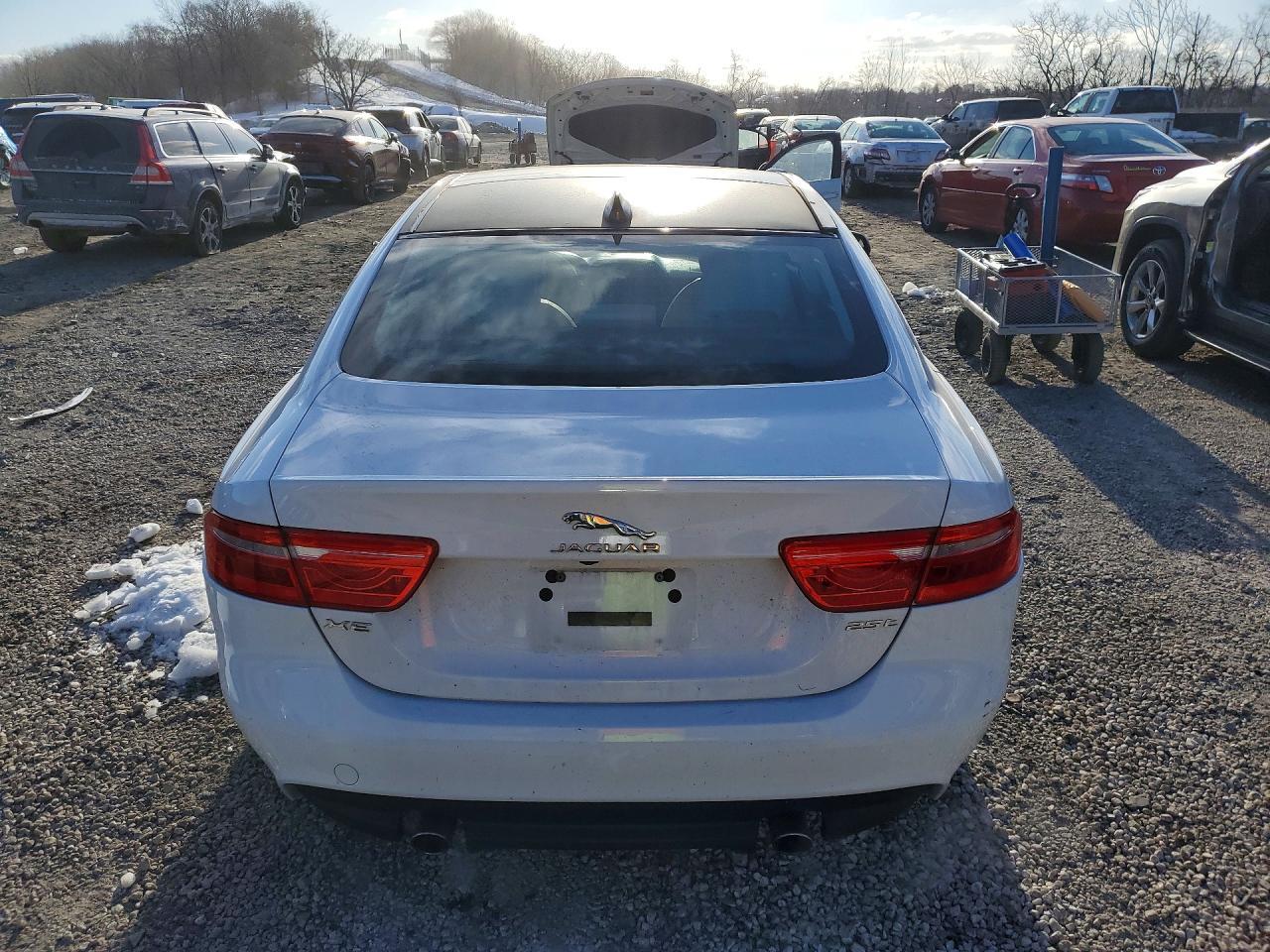 2017 JAGUAR XE