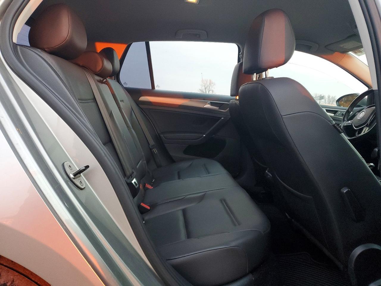 2015 VOLKSWAGEN GOLF