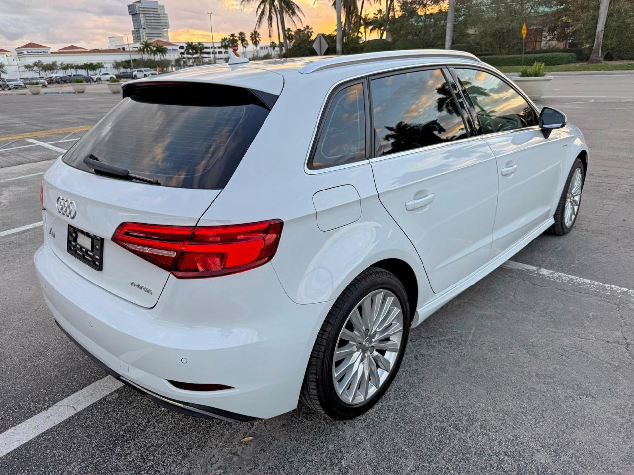 2018 AUDI A3 e-tron