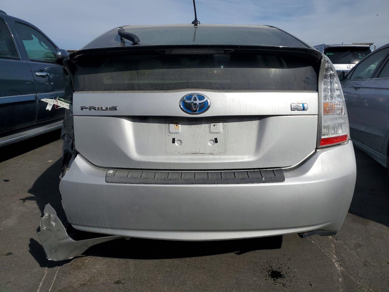 2011 TOYOTA PRIUS