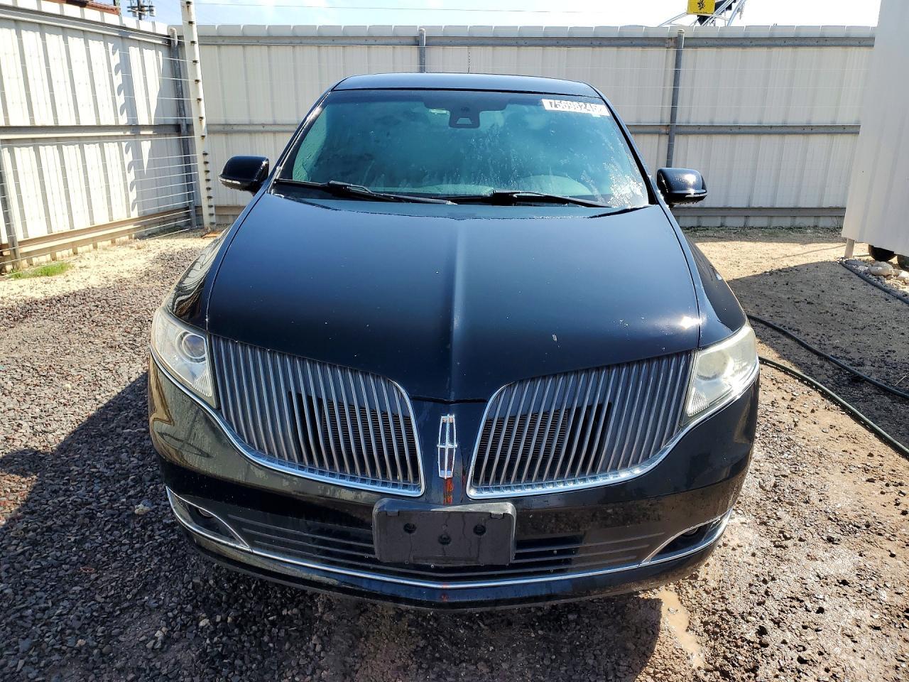 2016 LINCOLN MKT