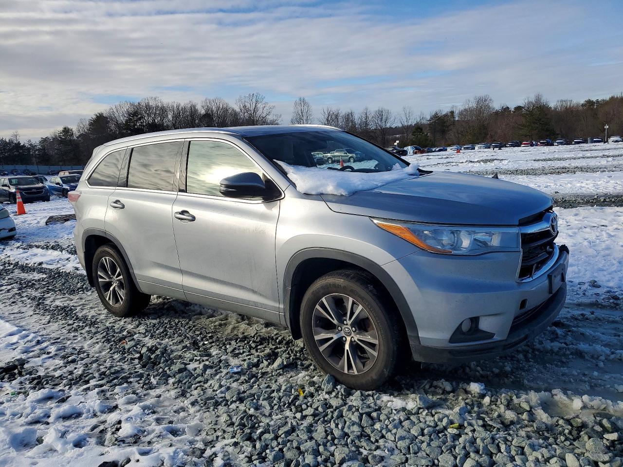 2016 TOYOTA HIGHLANDER