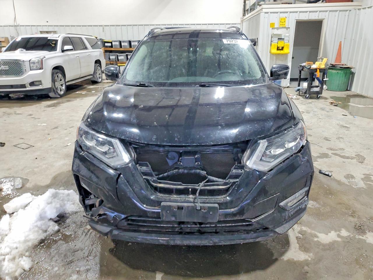 2017 NISSAN ROGUE
