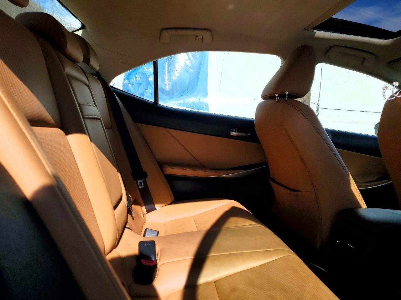 2017 LEXUS IS 300