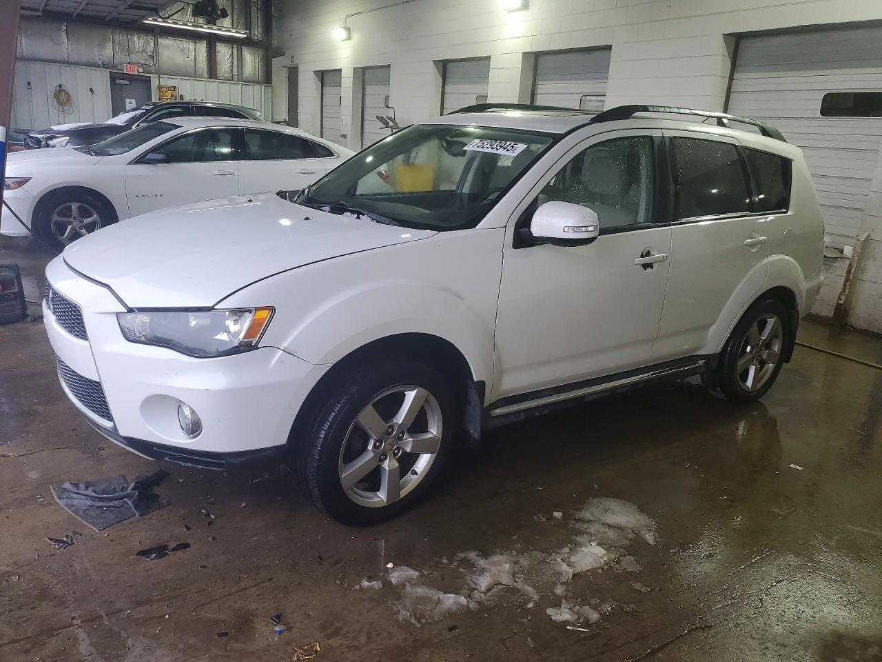 2013 MITSUBISHI outlander
