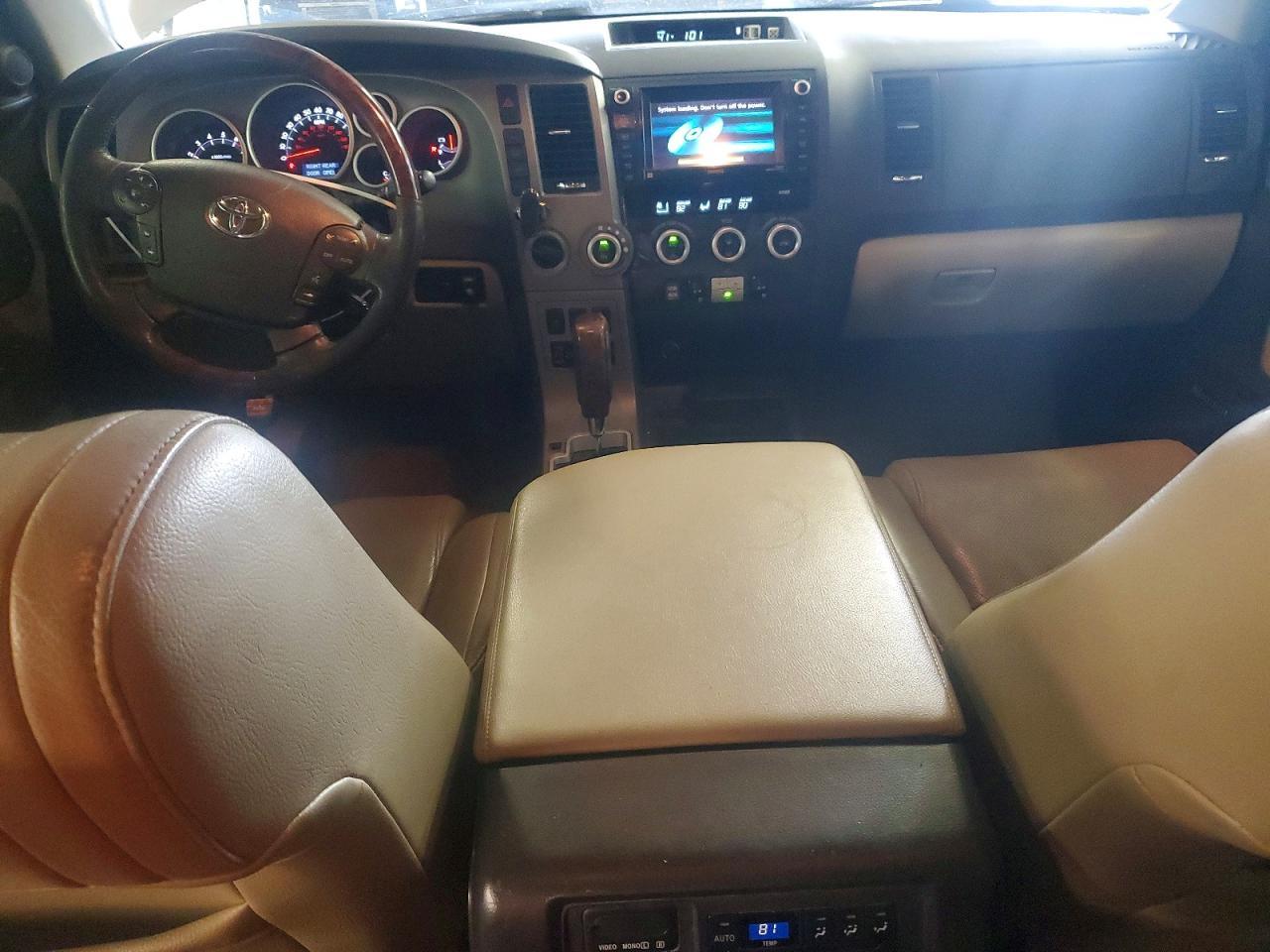 2010 TOYOTA Sequoia
