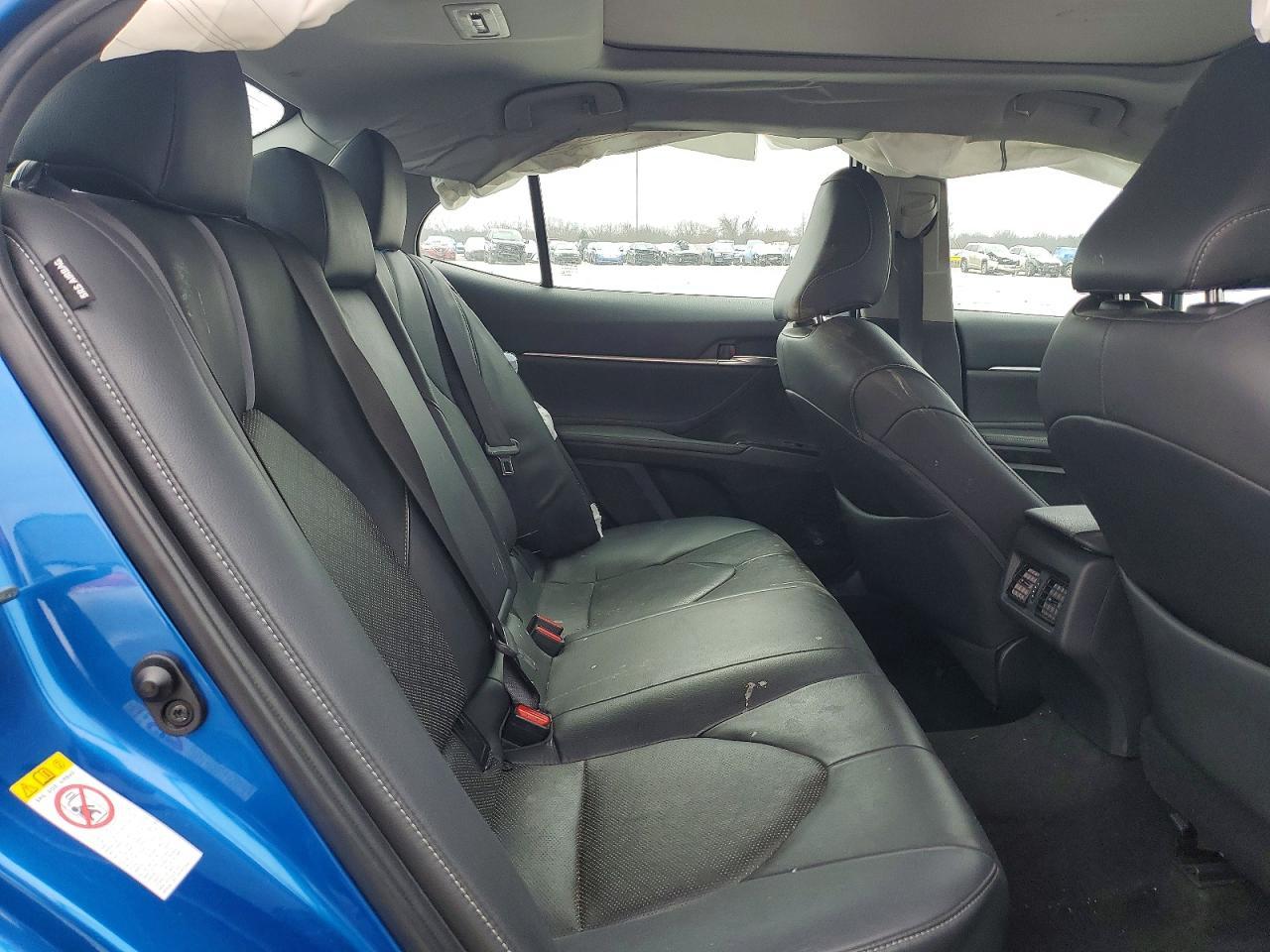 2018 TOYOTA CAMRY