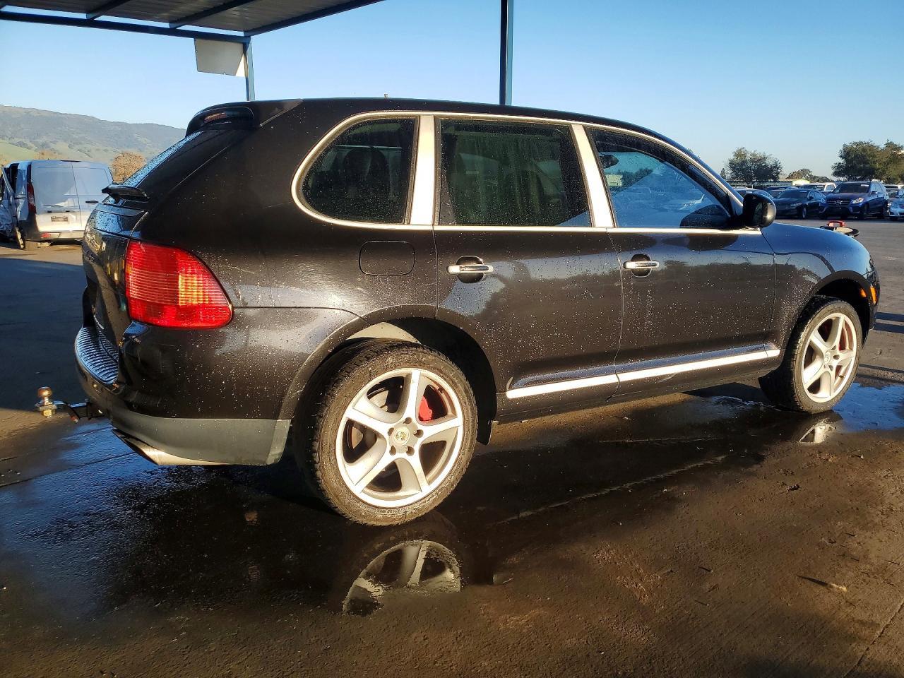 2004 PORSCHE CAYENNE
