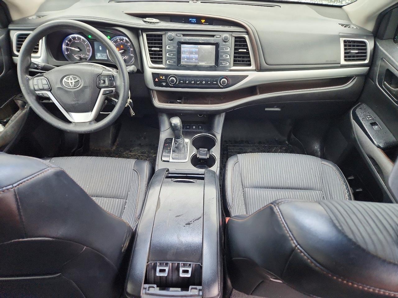 2016 TOYOTA HIGHLANDER