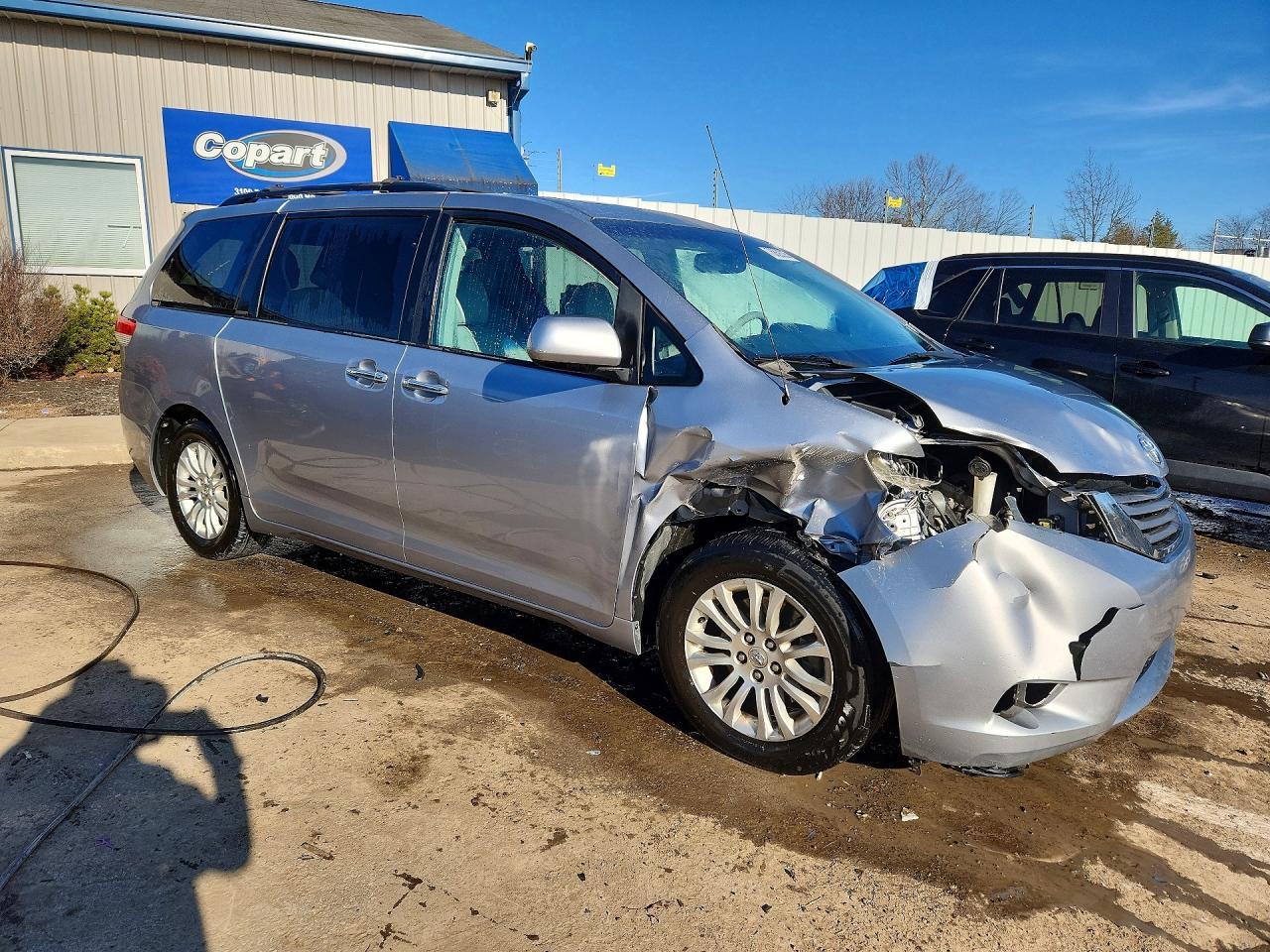 2013 TOYOTA SIENNA