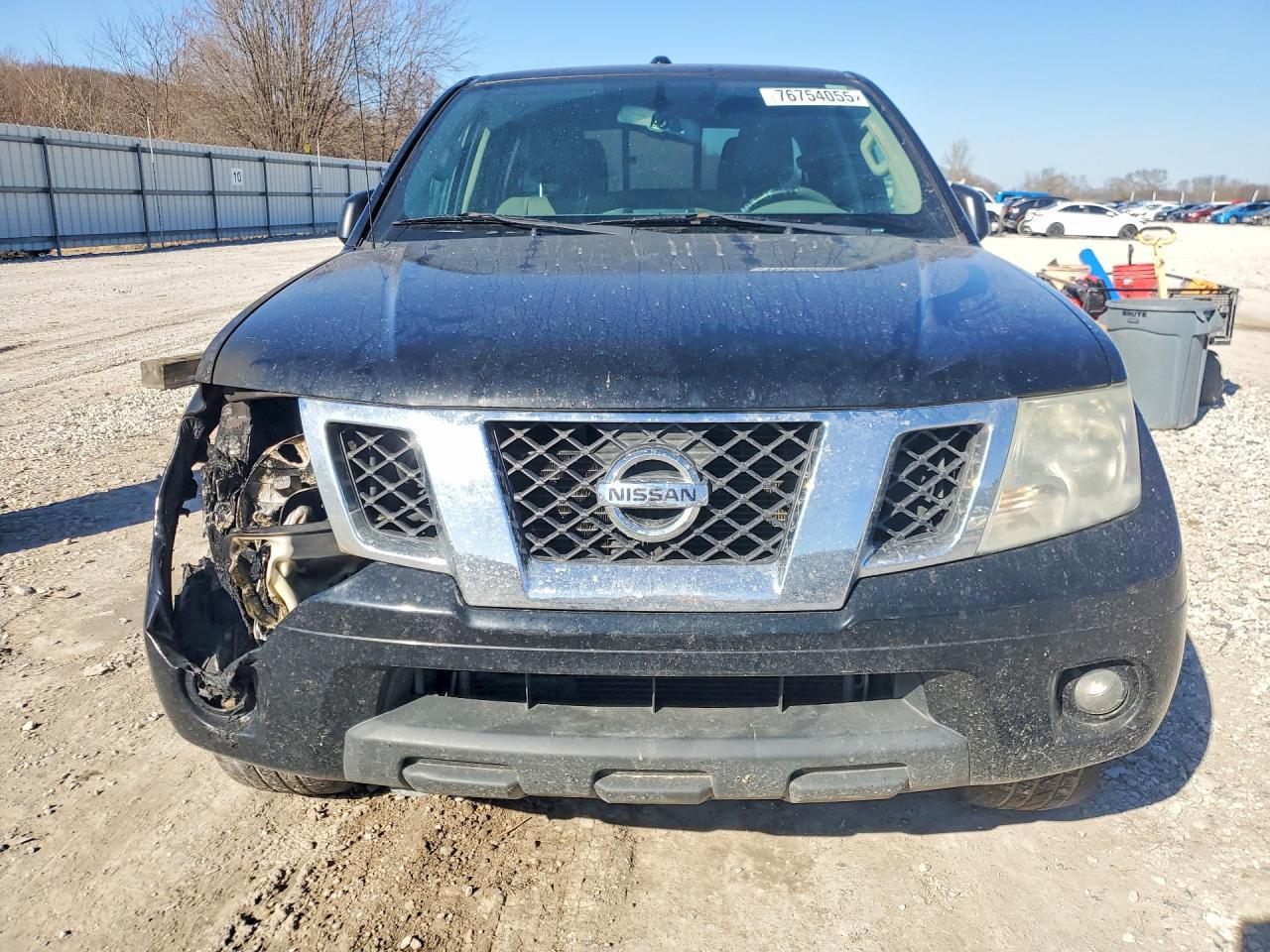 2015 NISSAN Frontier