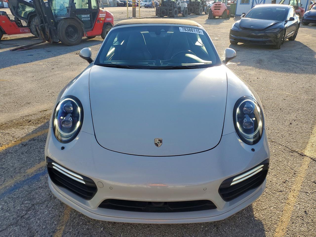 2018 PORSCHE 911
