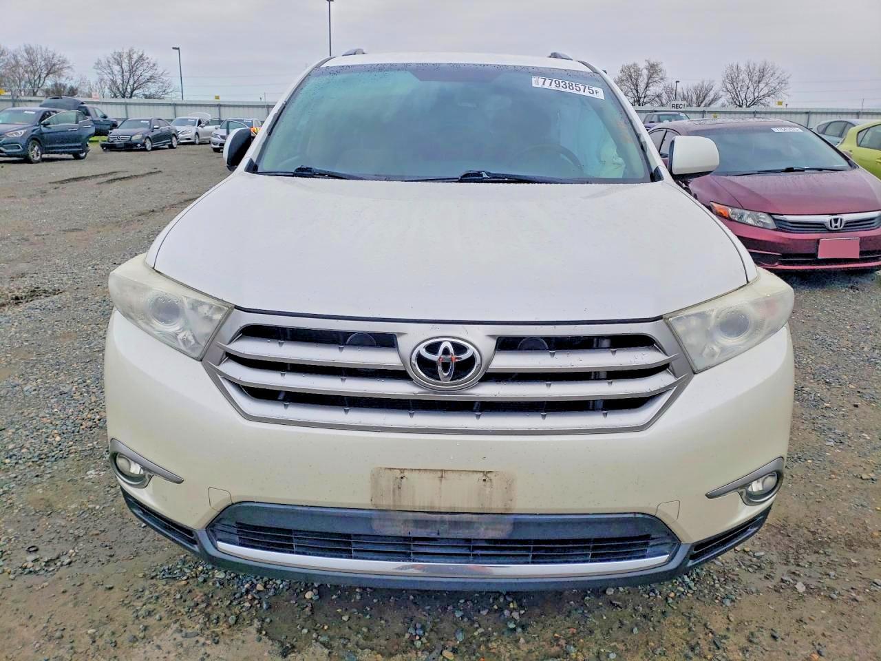 2013 TOYOTA HIGHLANDER