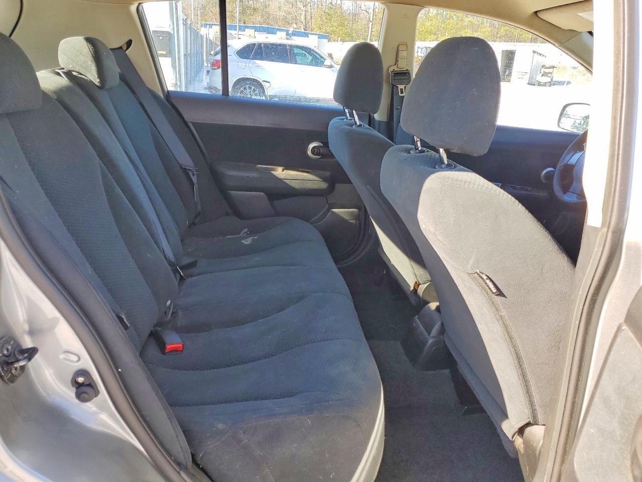 2010 NISSAN VERSA