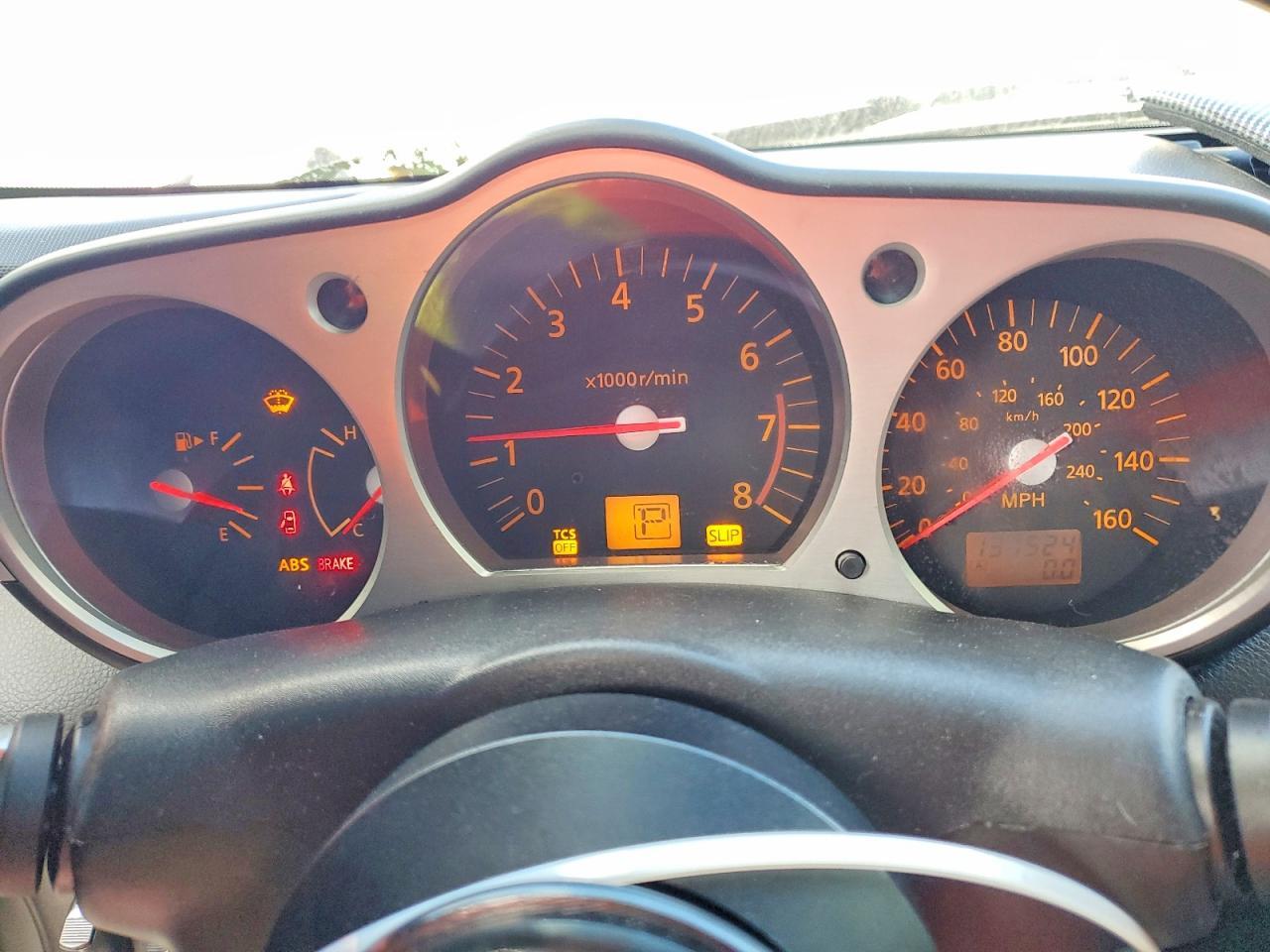 2004 NISSAN Z