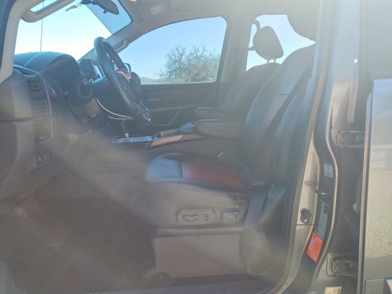 2015 NISSAN Titan