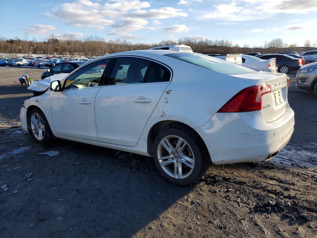 2015 VOLVO S60