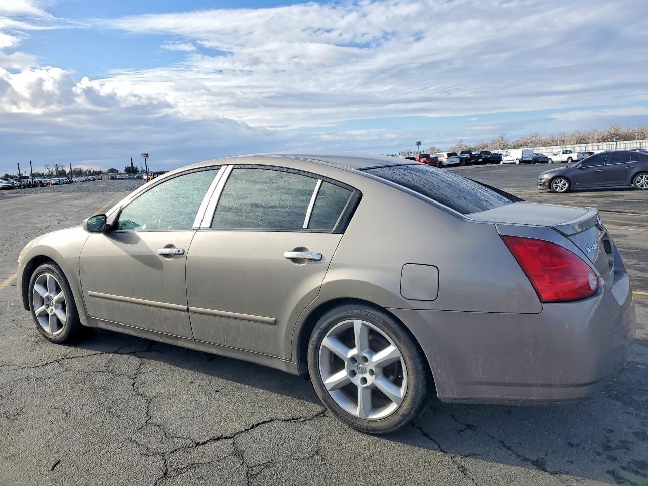 2004 NISSAN Maxima