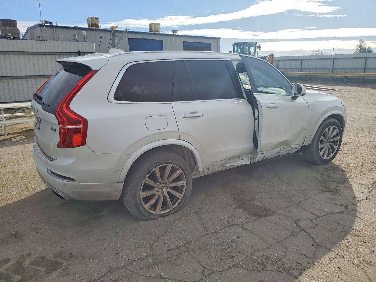 2017 VOLVO XC90