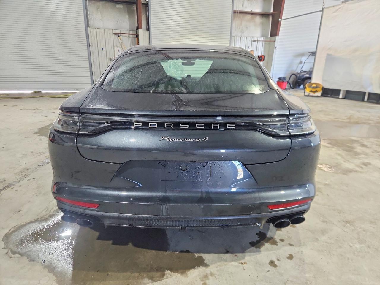 2023 PORSCHE Panamera