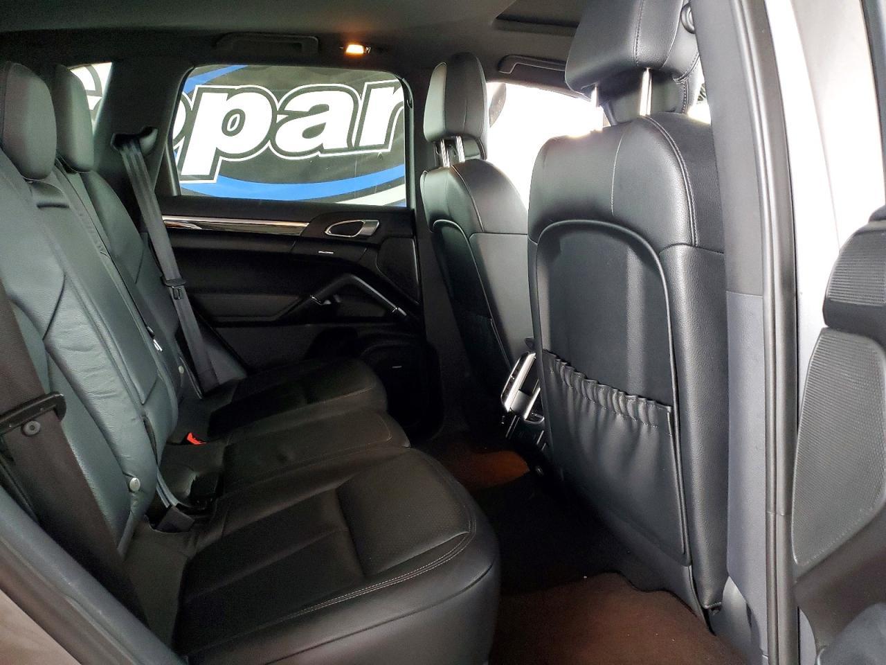 2011 PORSCHE CAYENNE