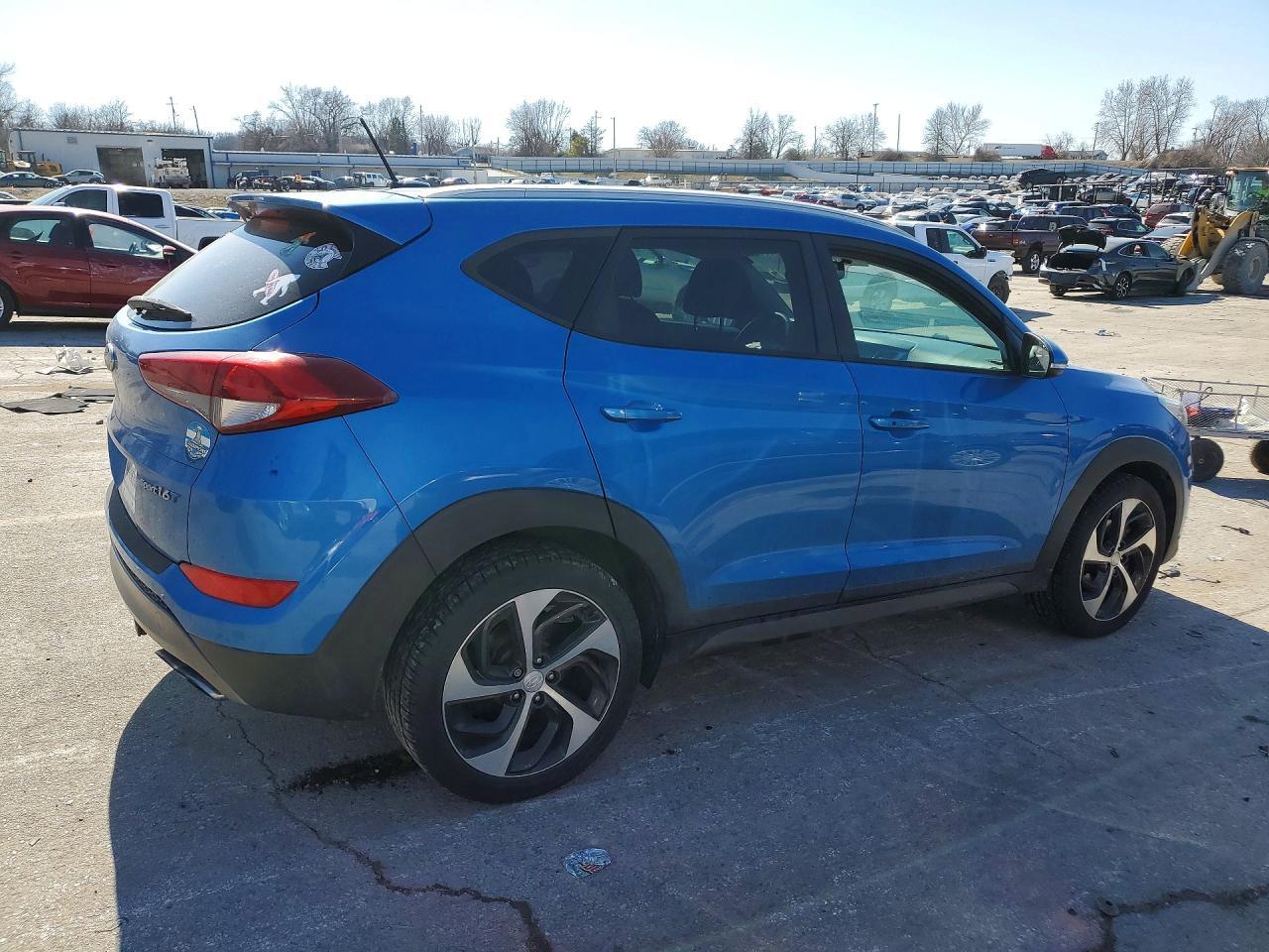 2016 HYUNDAI TUCSON