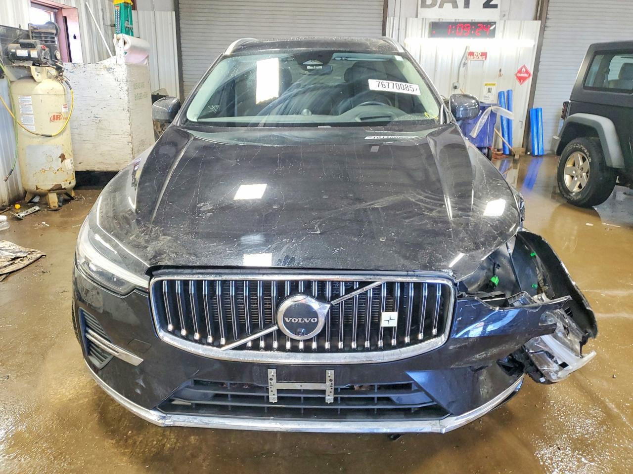 2023 VOLVO XC60
