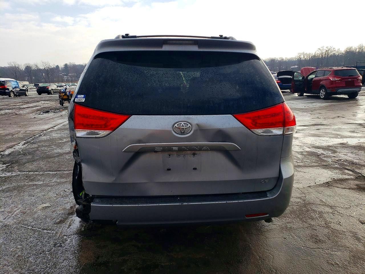 2013 TOYOTA SIENNA