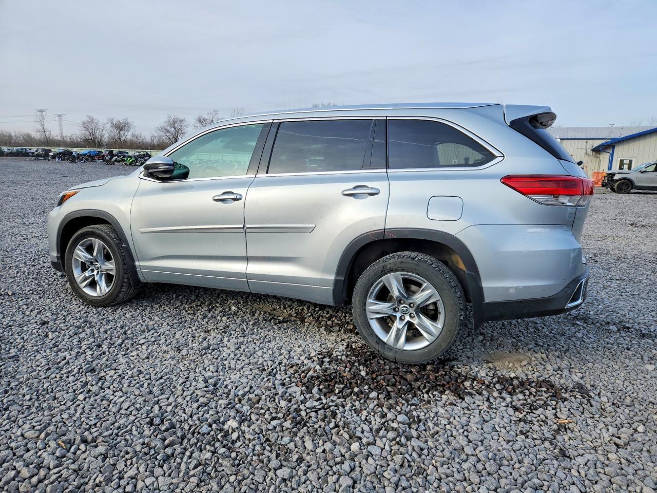 2018 TOYOTA HIGHLANDER