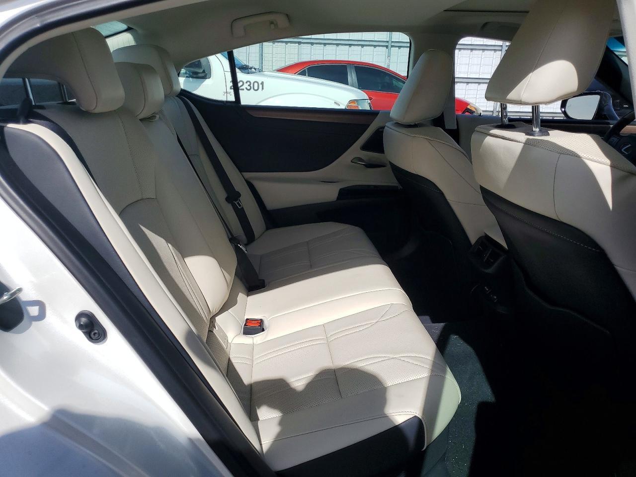 2025 LEXUS ES 300H