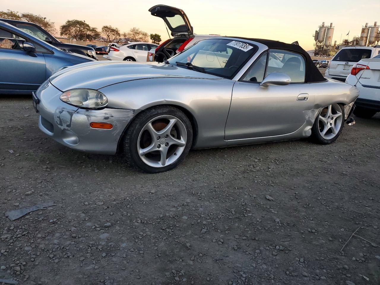 2003 MAZDA MX-5 Miata
