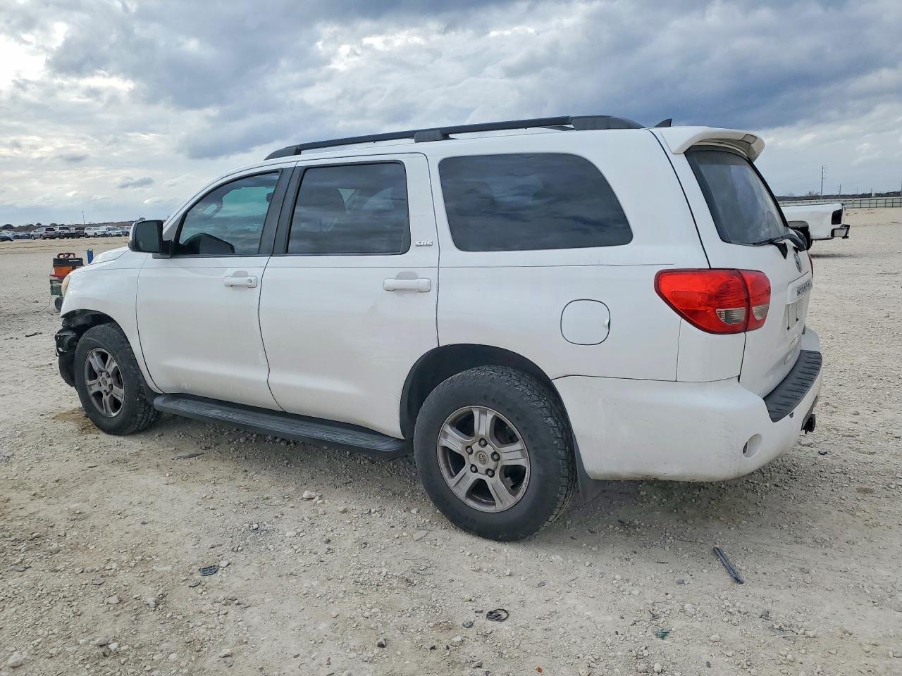 2013 TOYOTA Sequoia