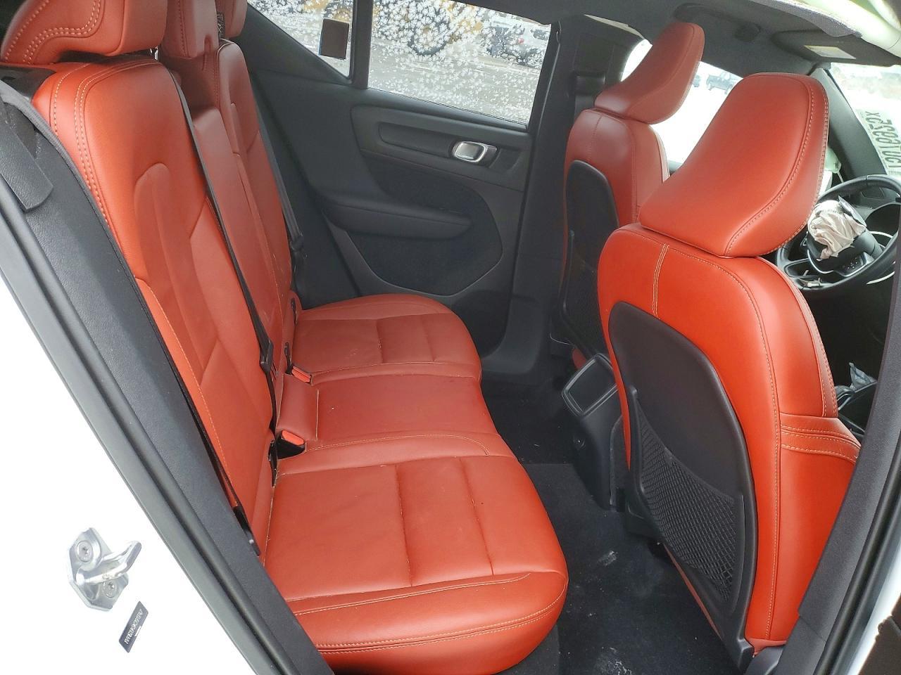 2019 VOLVO XC40