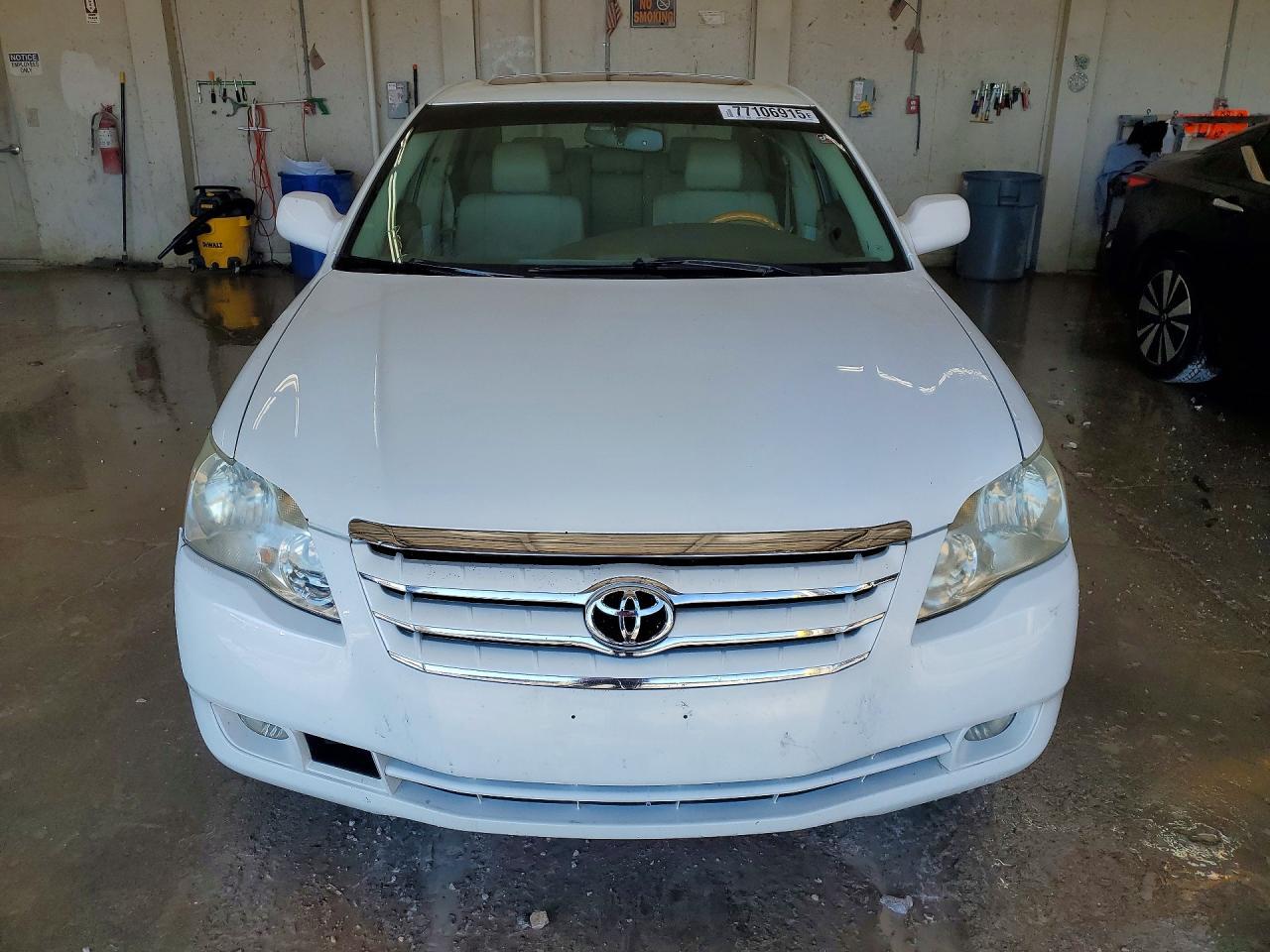 2006 TOYOTA Avalon