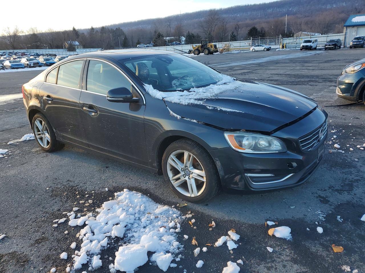 2015 VOLVO S60