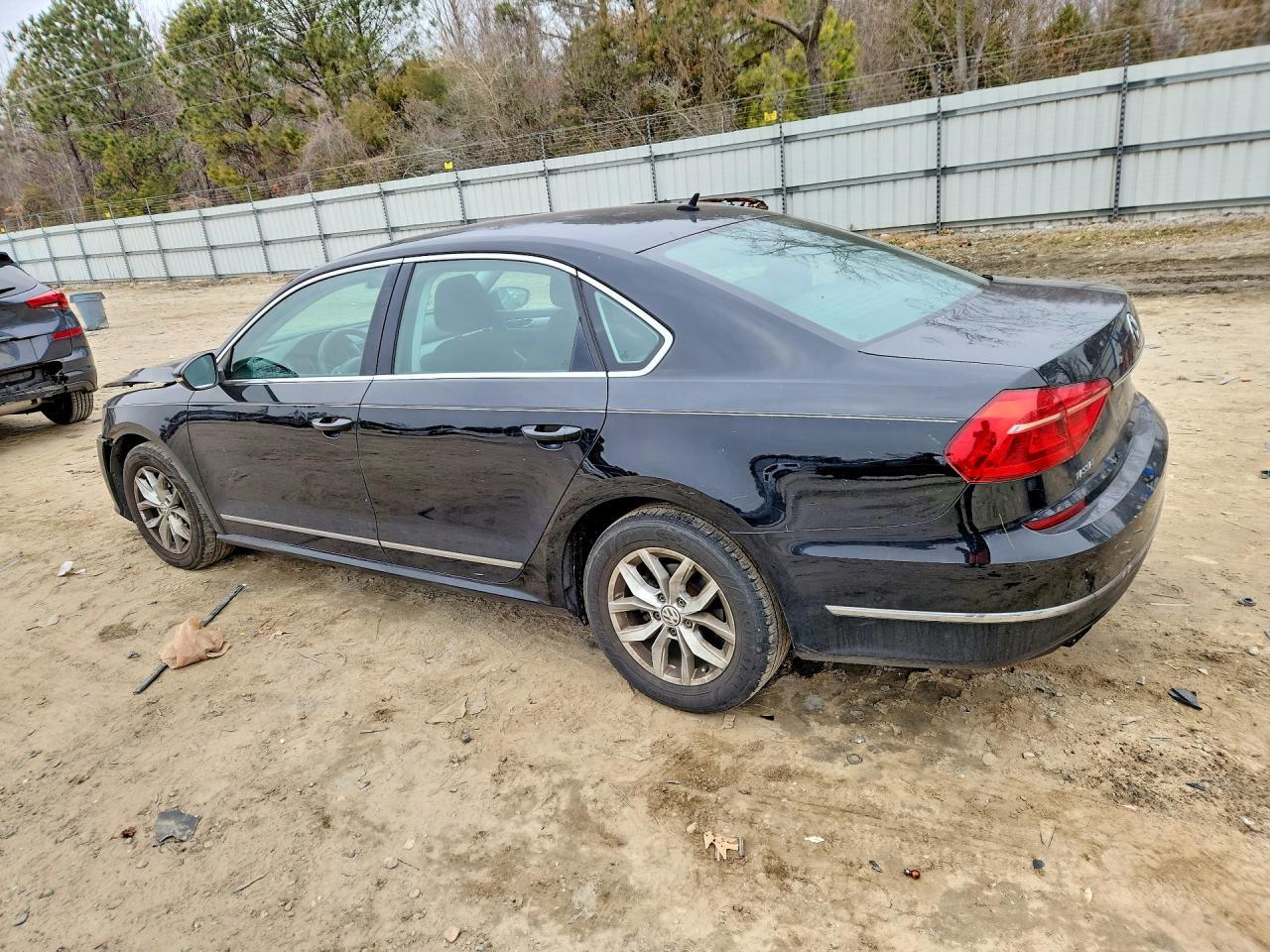 2016 VOLKSWAGEN Passat