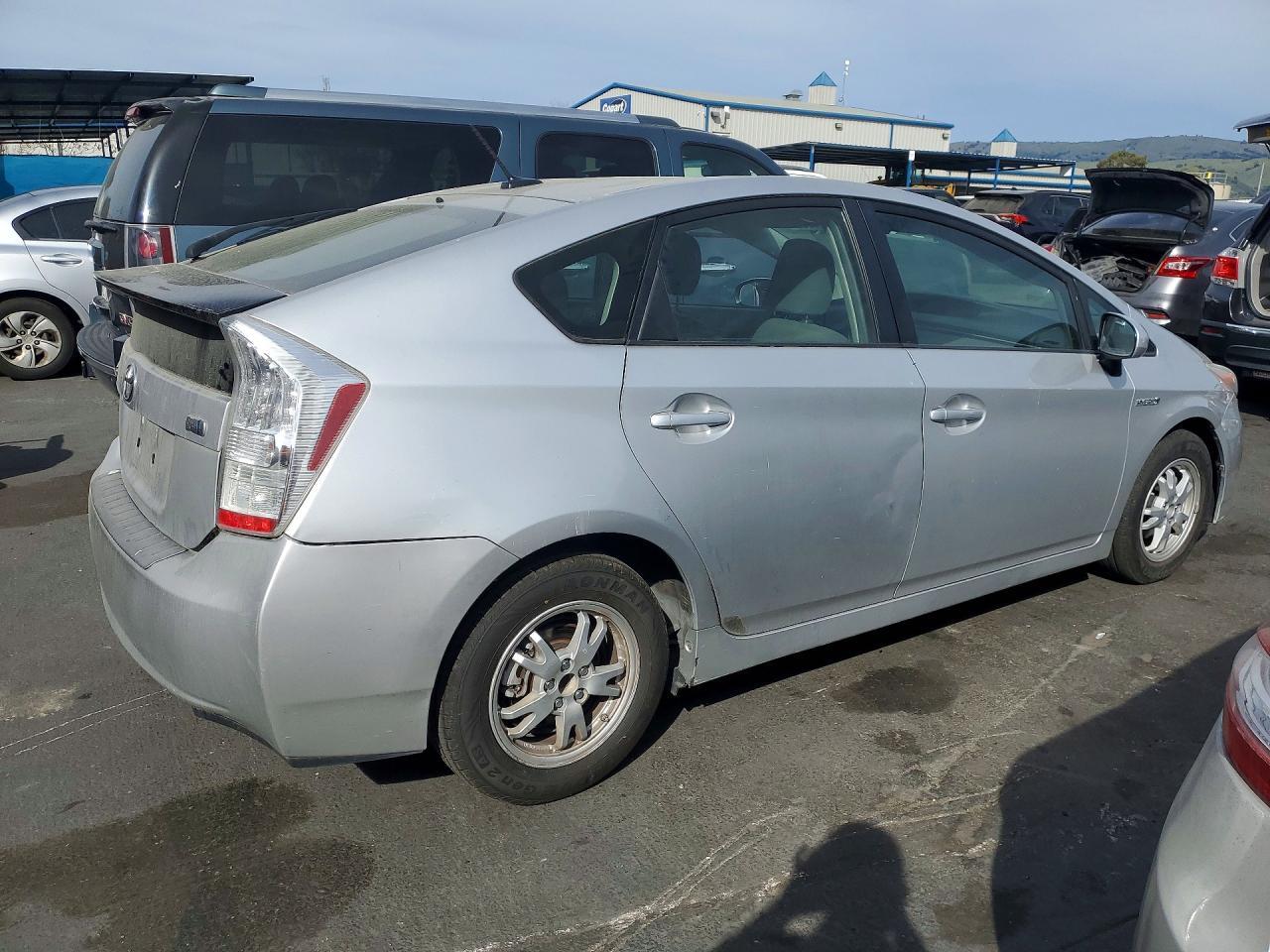 2011 TOYOTA PRIUS