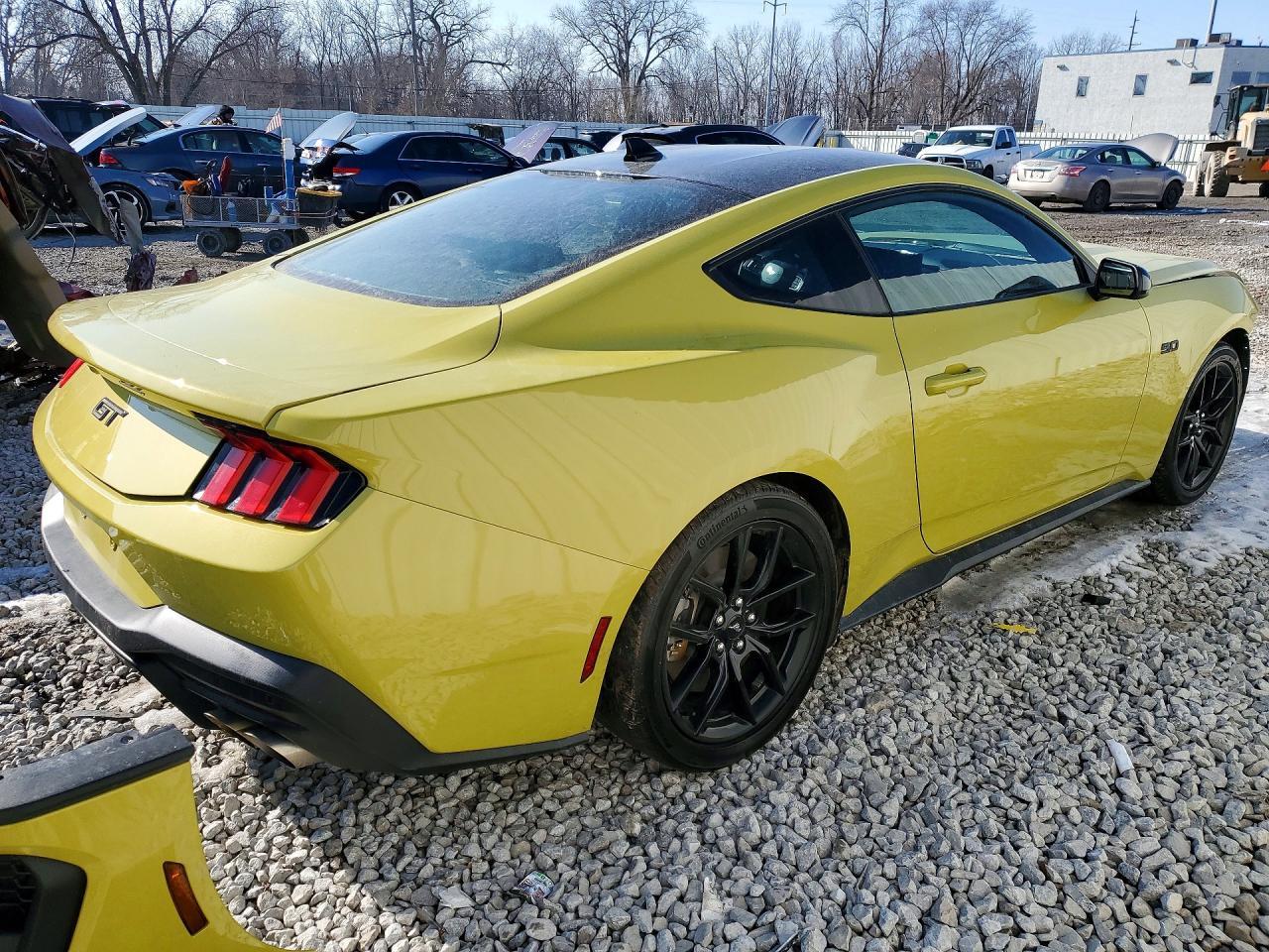 2025 FORD MUSTANG