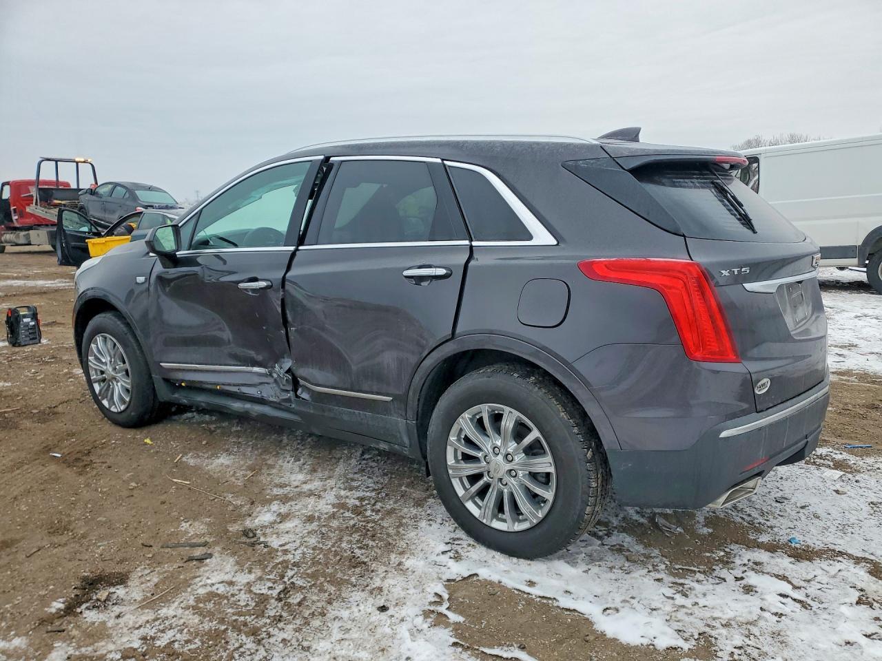 2017 CADILLAC XT5