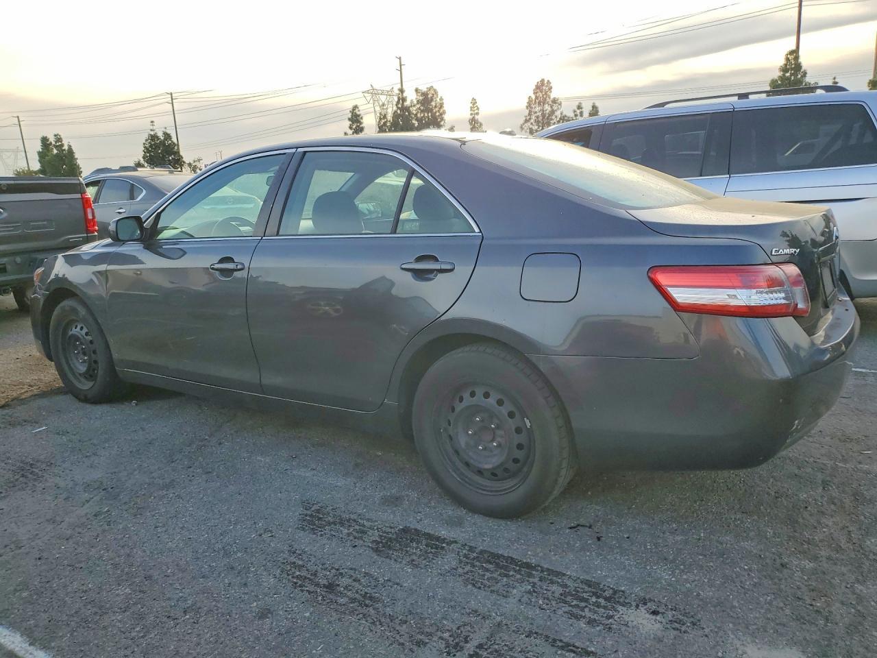 2011 TOYOTA CAMRY
