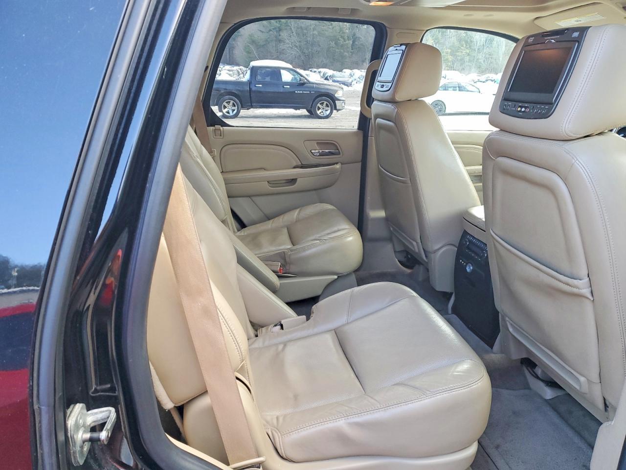 2010 CADILLAC ESCALADE