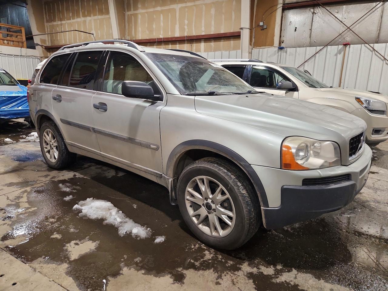 2004 VOLVO XC90