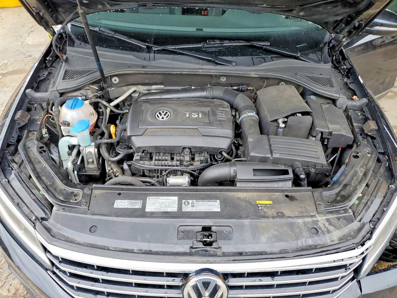 2017 VOLKSWAGEN Passat