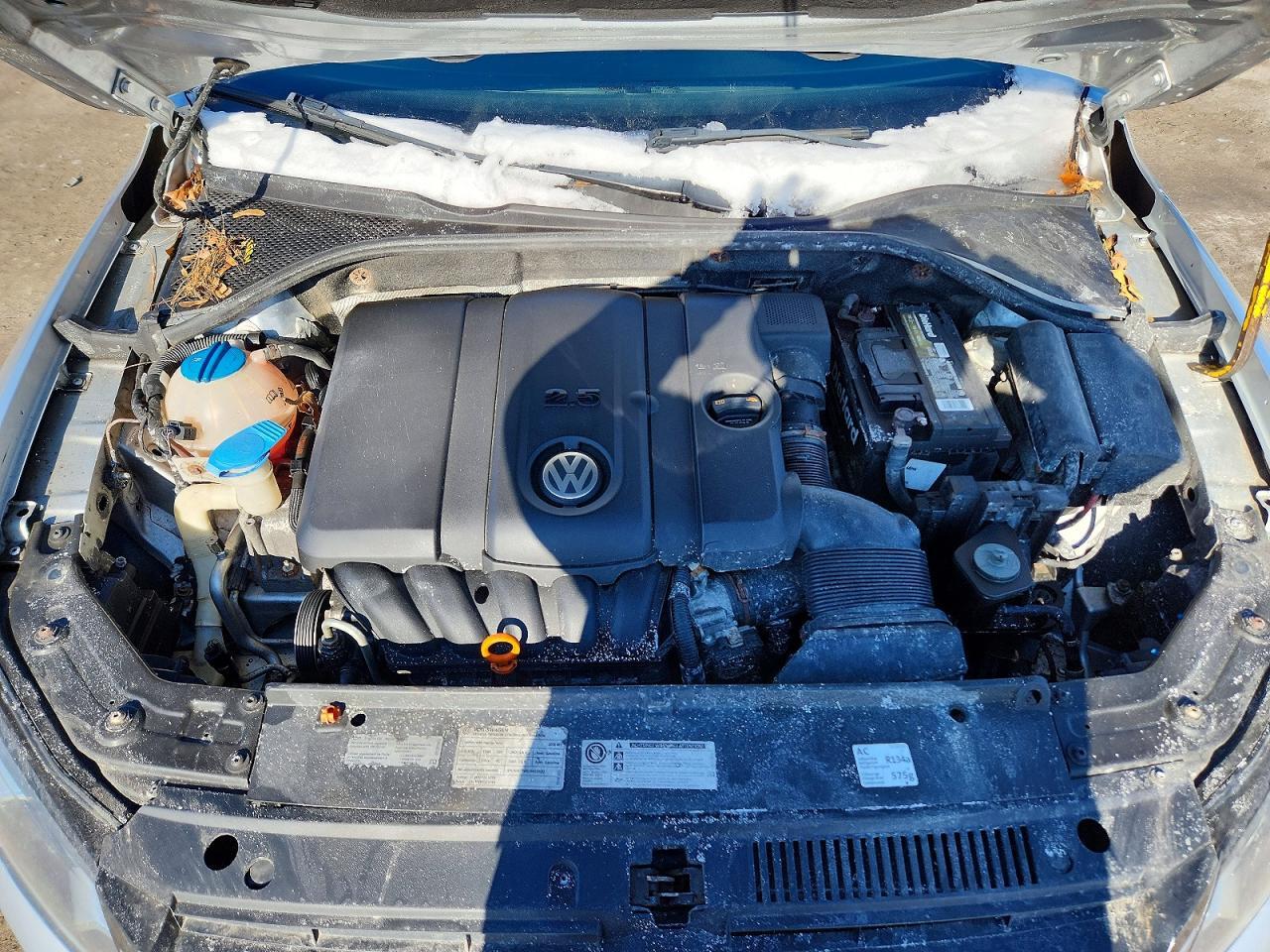 2012 VOLKSWAGEN Passat