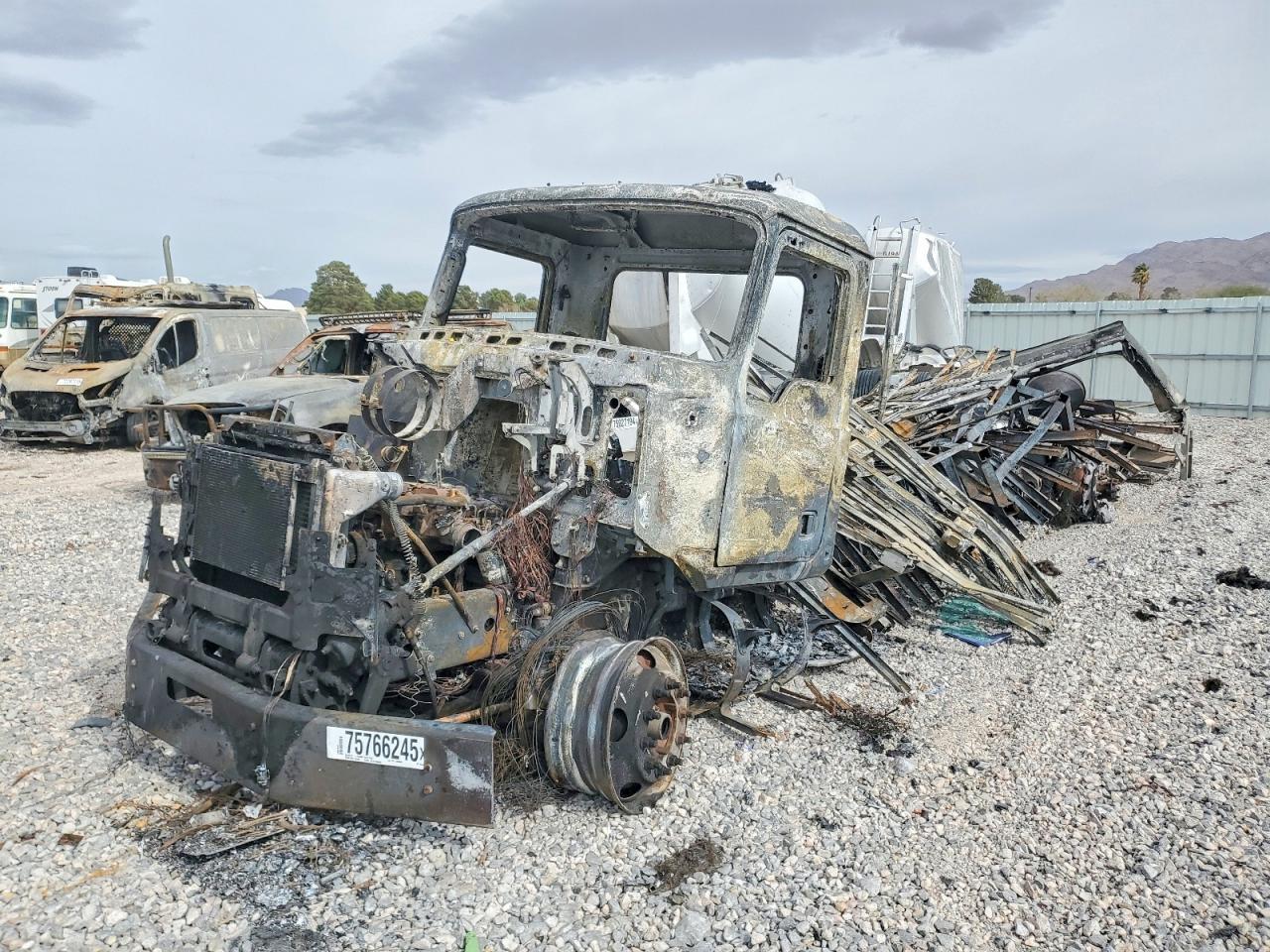 2023 MACK Trailer