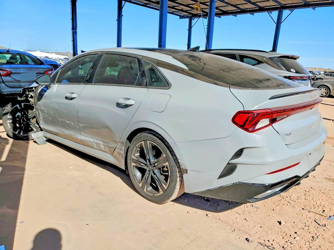 2022 KIA K5