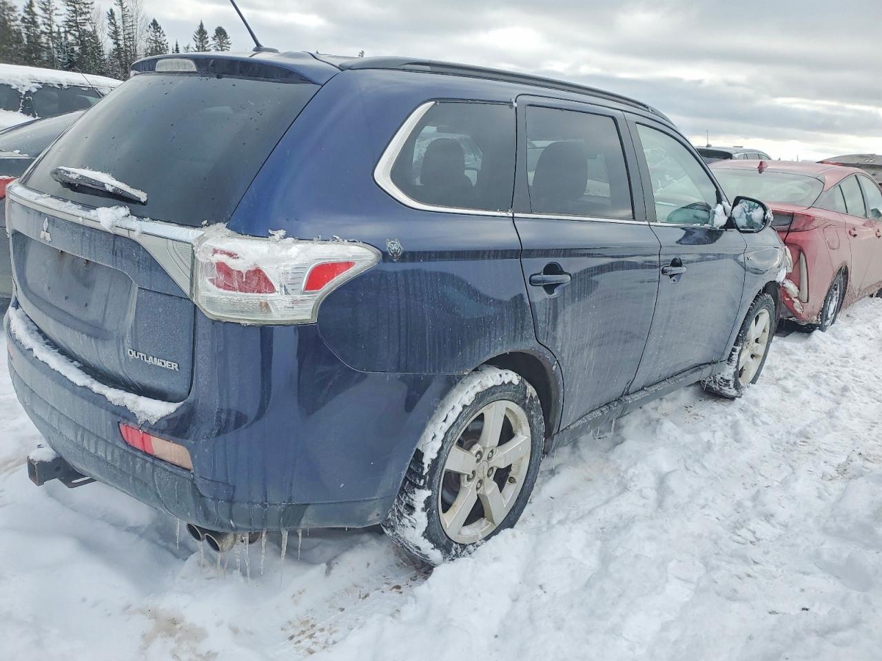 2014 MITSUBISHI outlander