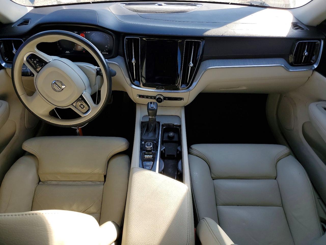 2021 VOLVO S60
