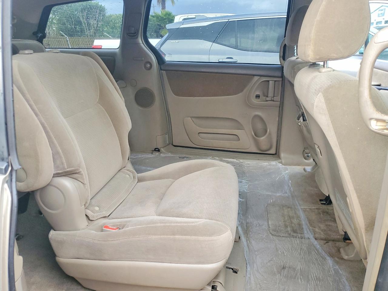 2005 TOYOTA SIENNA