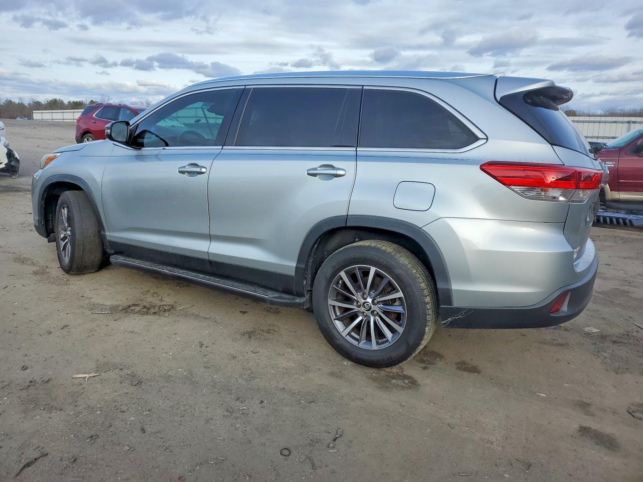 2019 TOYOTA HIGHLANDER